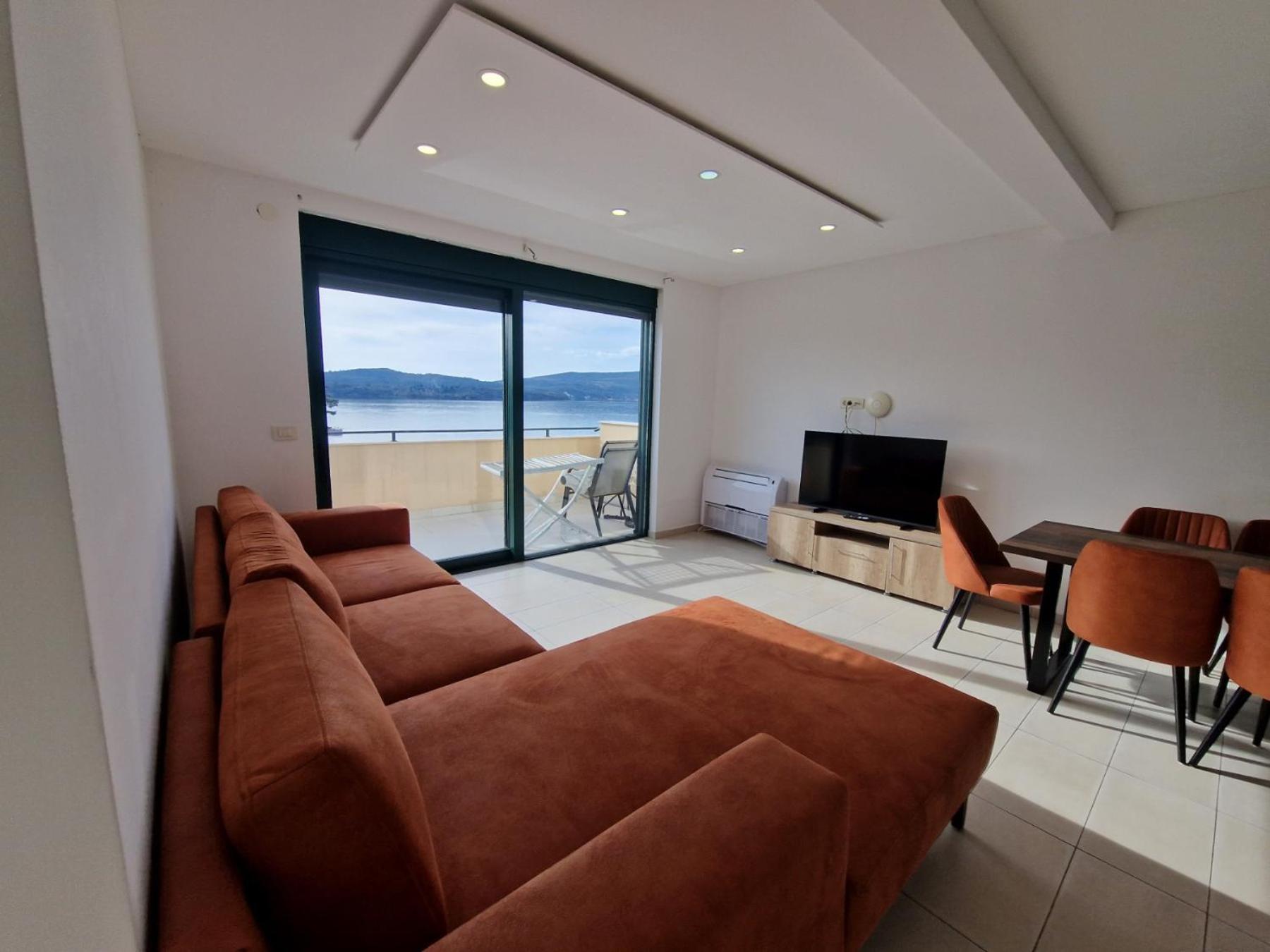 Tondo Apartment Tivat Bagian luar foto