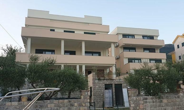 Tondo Apartment Tivat Bagian luar foto
