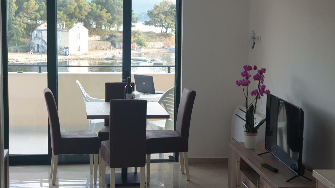 Tondo Apartment Tivat Bagian luar foto